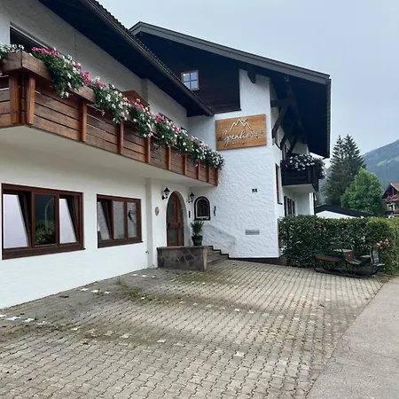 Gaestehaus Alpenhorst Bed and breakfast *